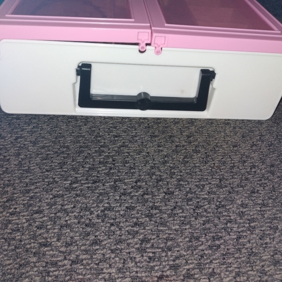 Barbie Closet. - Picture 10 of 11